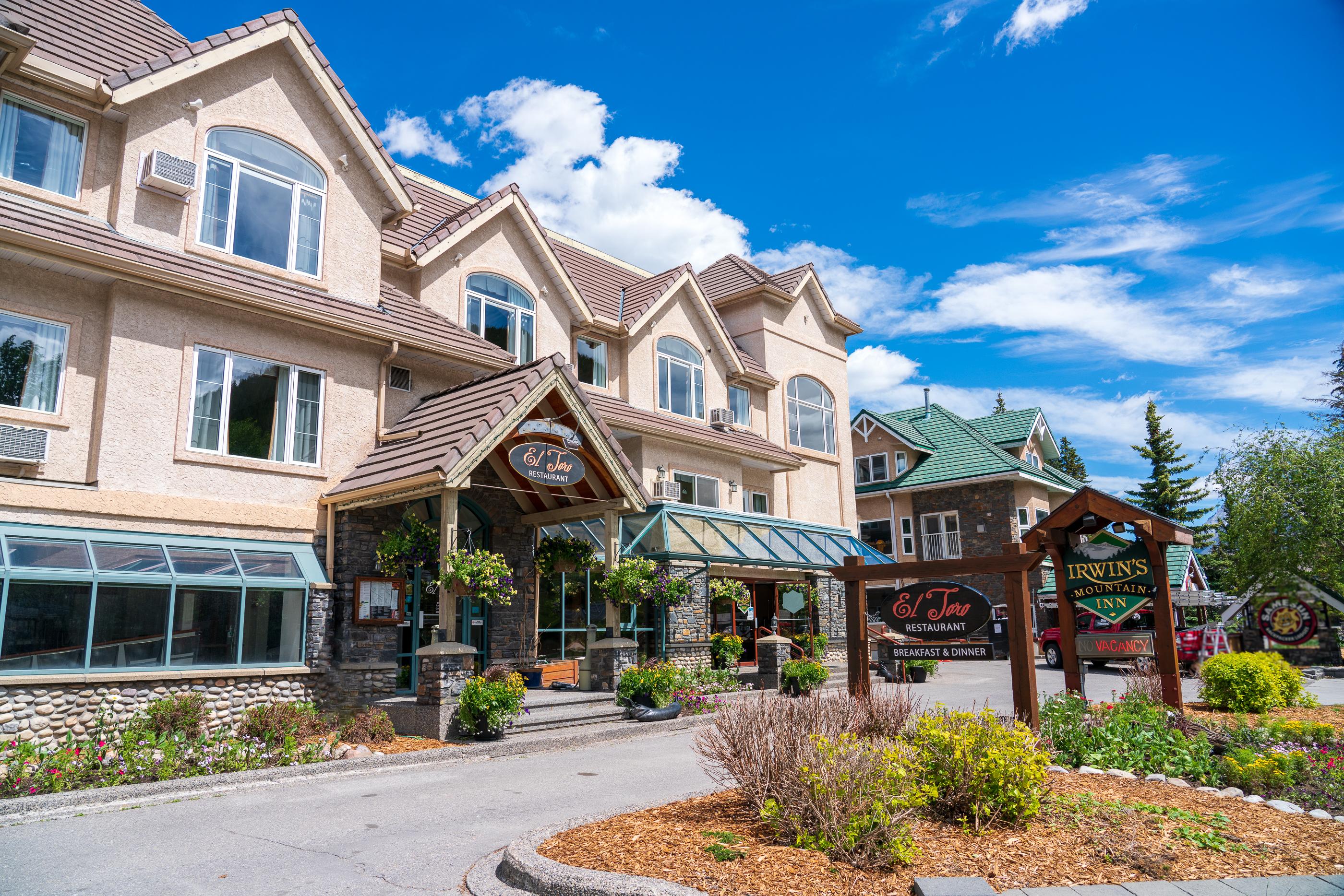 Irwin'S Mountain Inn Banff Exterior foto