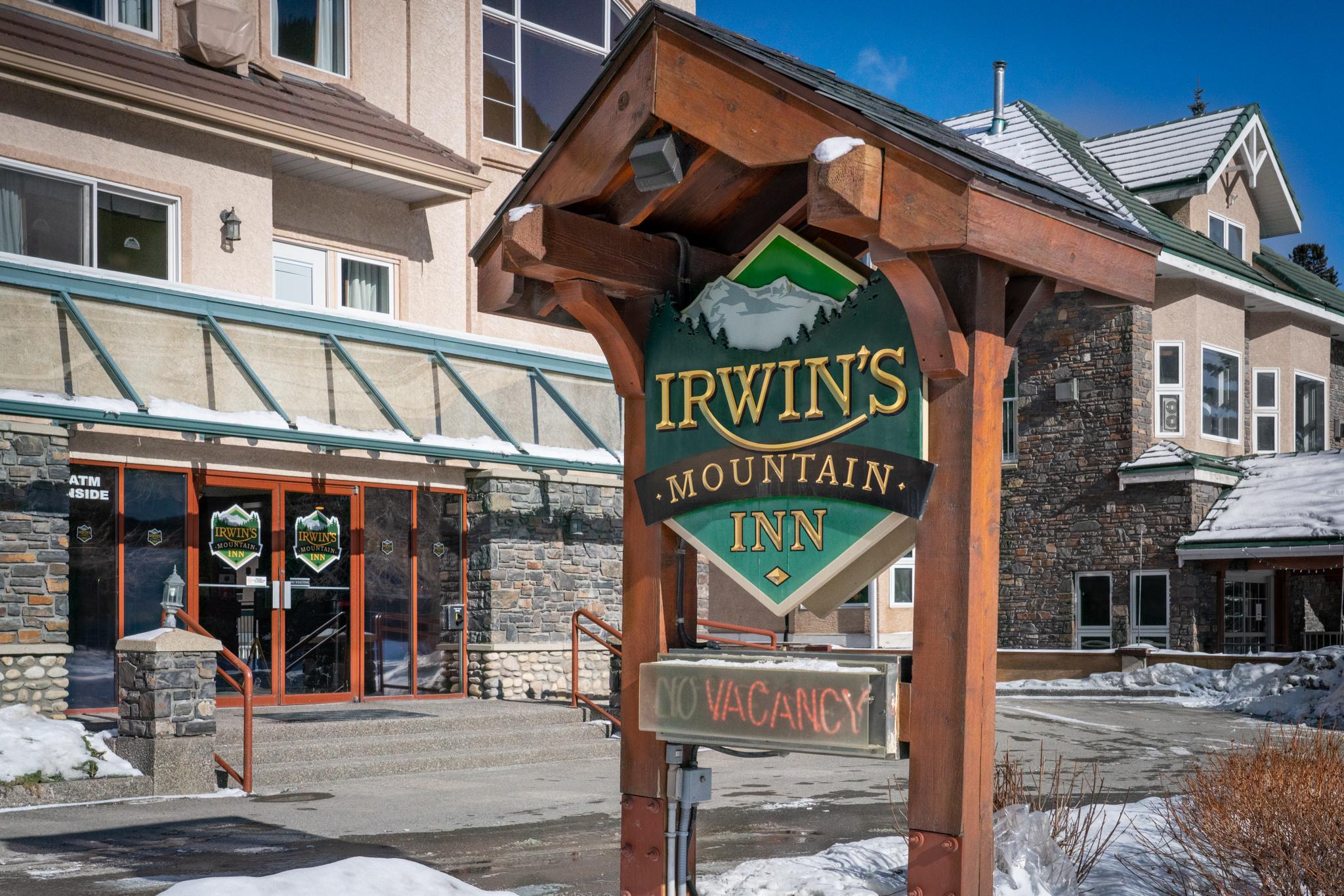 Irwin'S Mountain Inn Banff Exterior foto