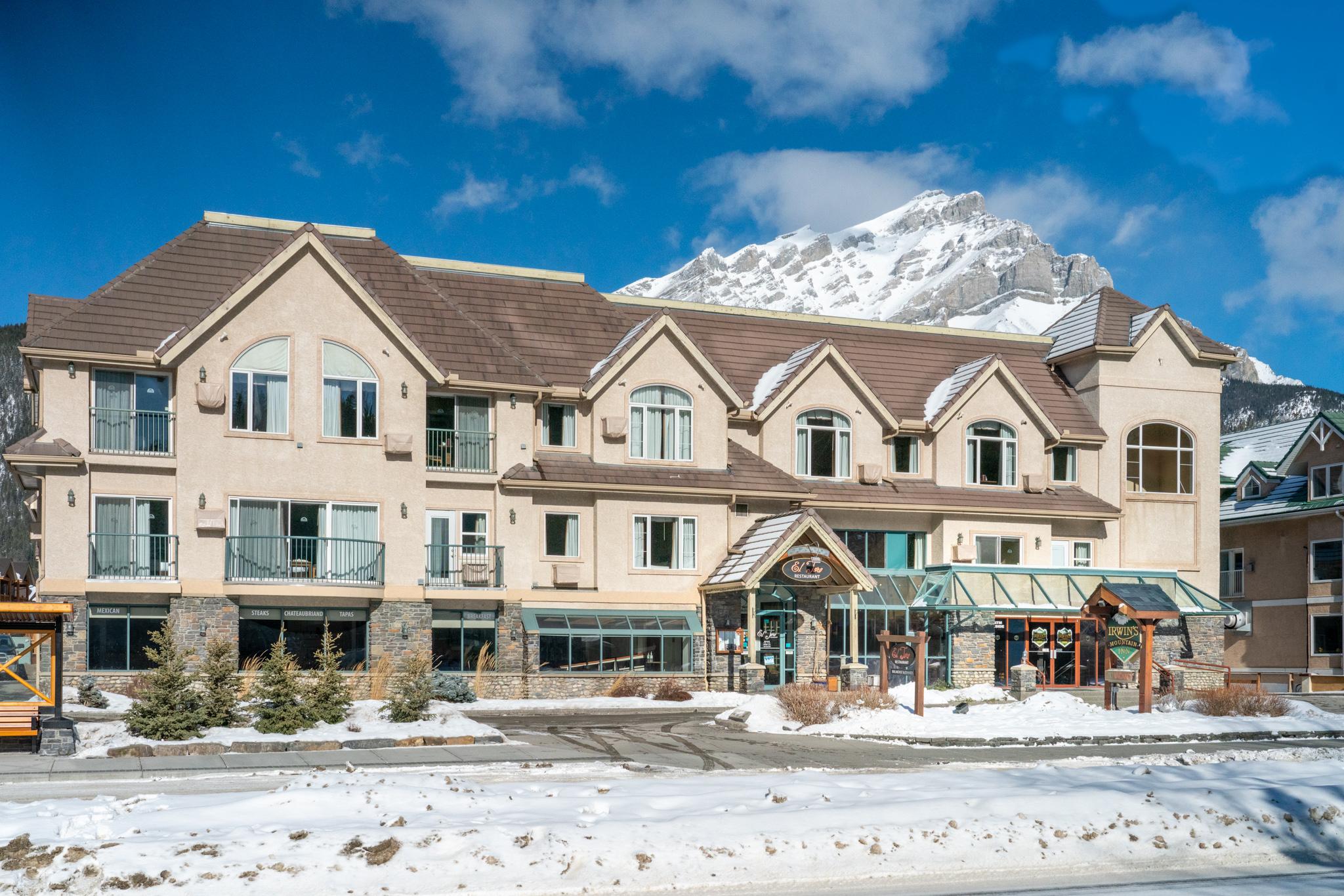 Irwin'S Mountain Inn Banff Exterior foto