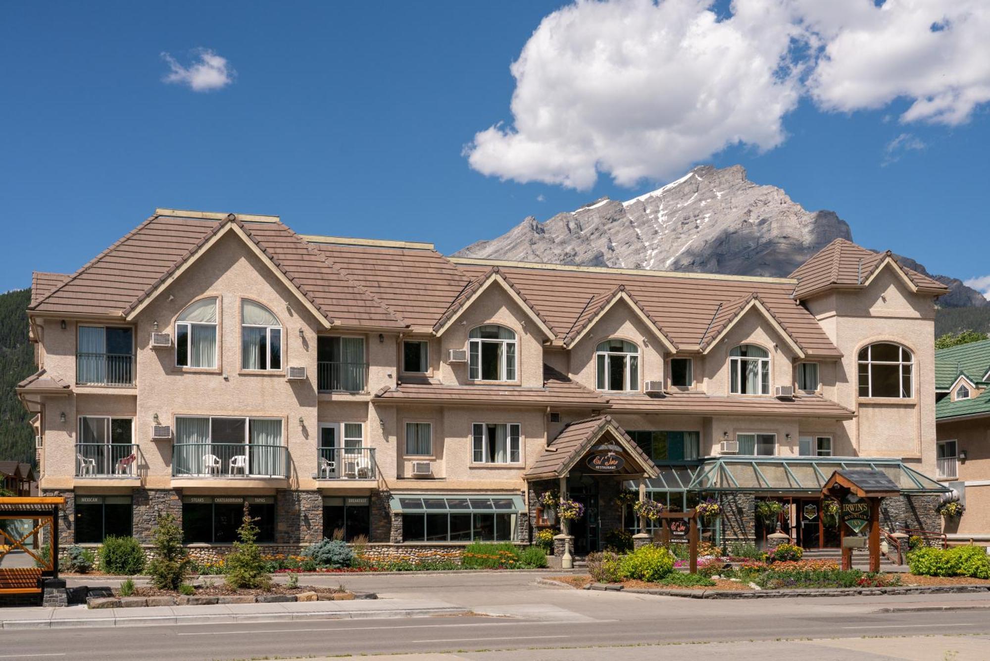 Irwin'S Mountain Inn Banff Exterior foto