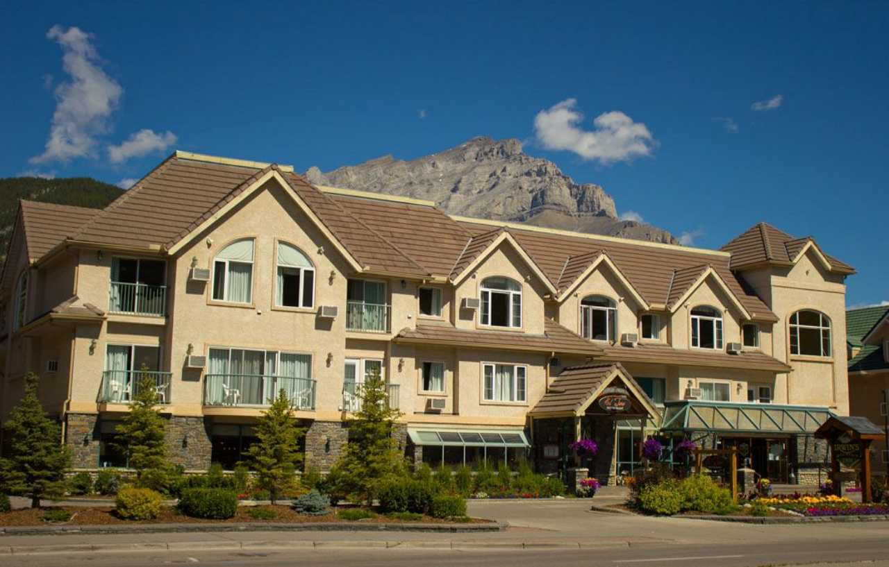 Irwin'S Mountain Inn Banff Exterior foto